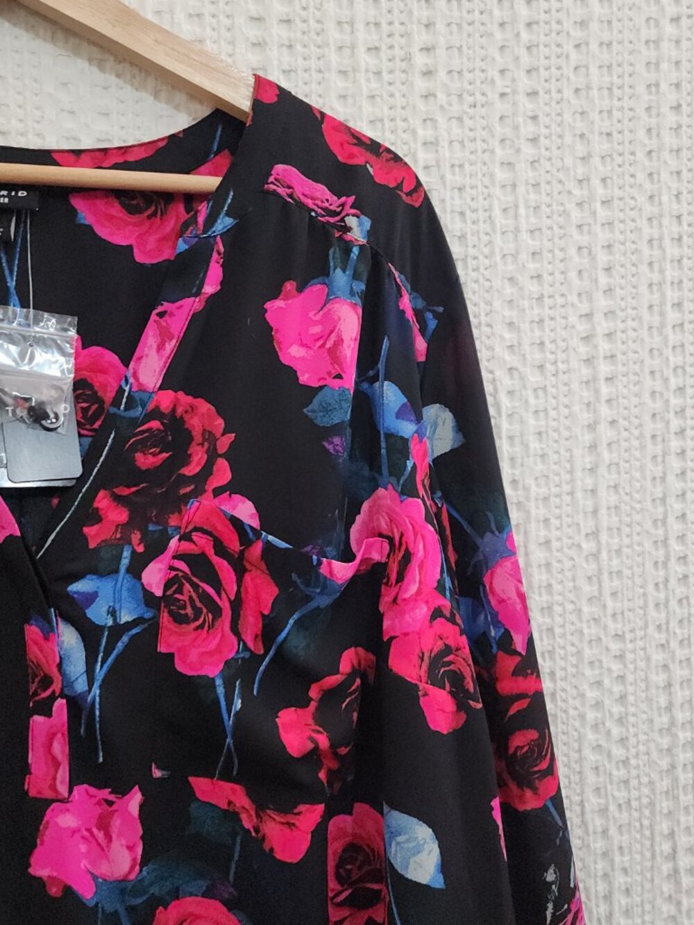 Torrid Harper Plus Size Floral Top Black and Pink Women's Plus Size 3X NEW - Picture 4 of 13